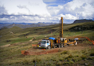 Tinka Resourcs drill rig at Ayawilca, Peru